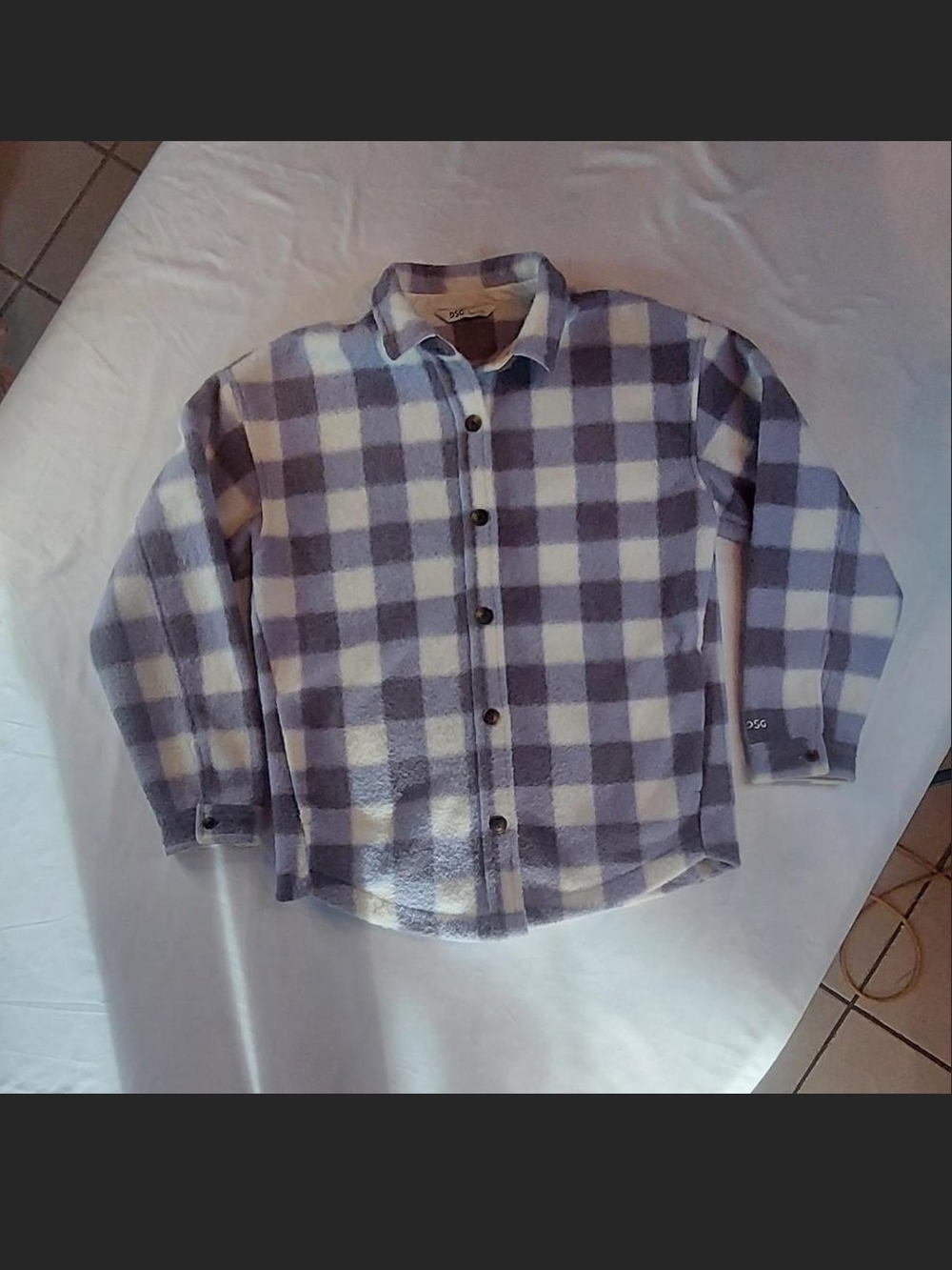 LIKE NEW CONDITION
DSG Women's Sz Lg Plaid Fleece Shacket in a vibrant purple